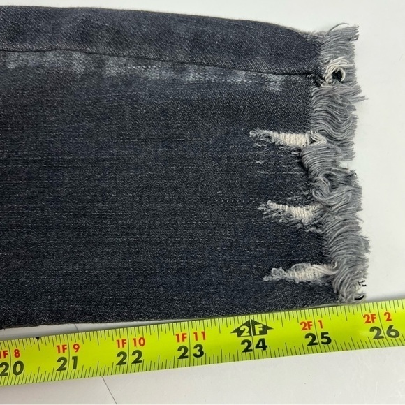 KanCan Junior Women’s Dark Gray Jeans Sz 27 (7) Distressed/Ripped Raw Hems/Waist - Picture 12 of 13